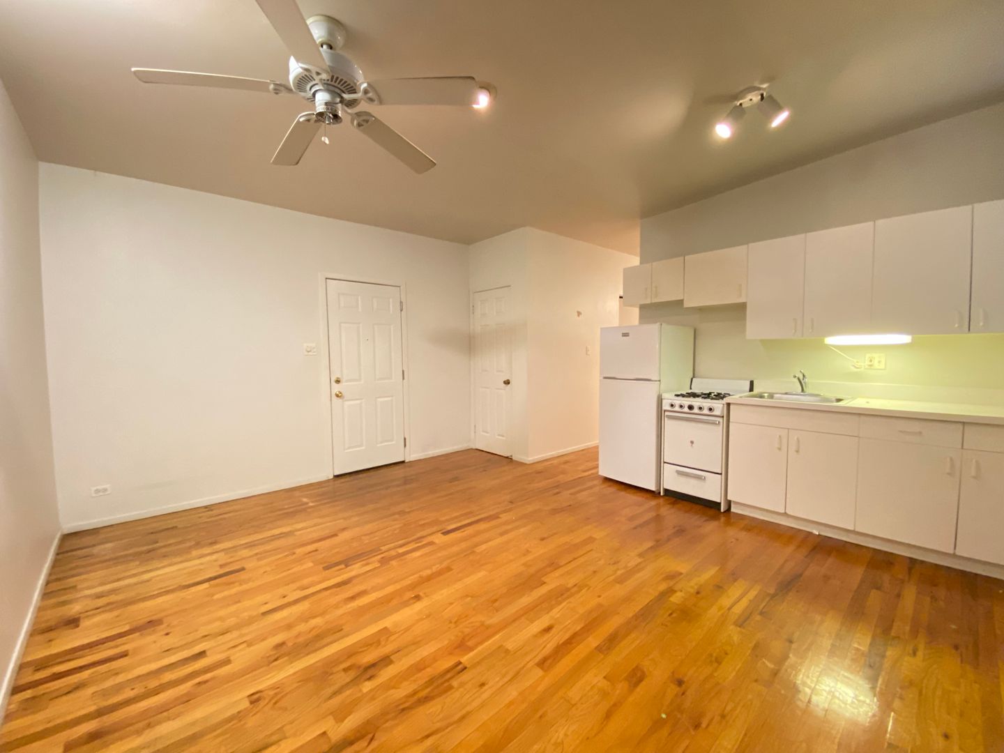 Chicago Apartment: 5959 N Kenmore Ave