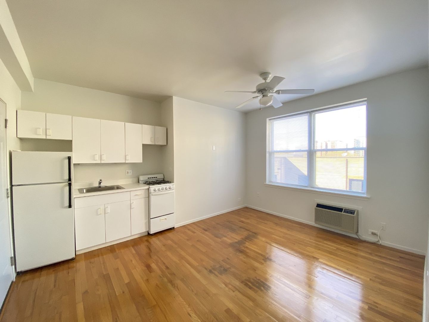 Chicago Apartment: 5959 N Kenmore Ave