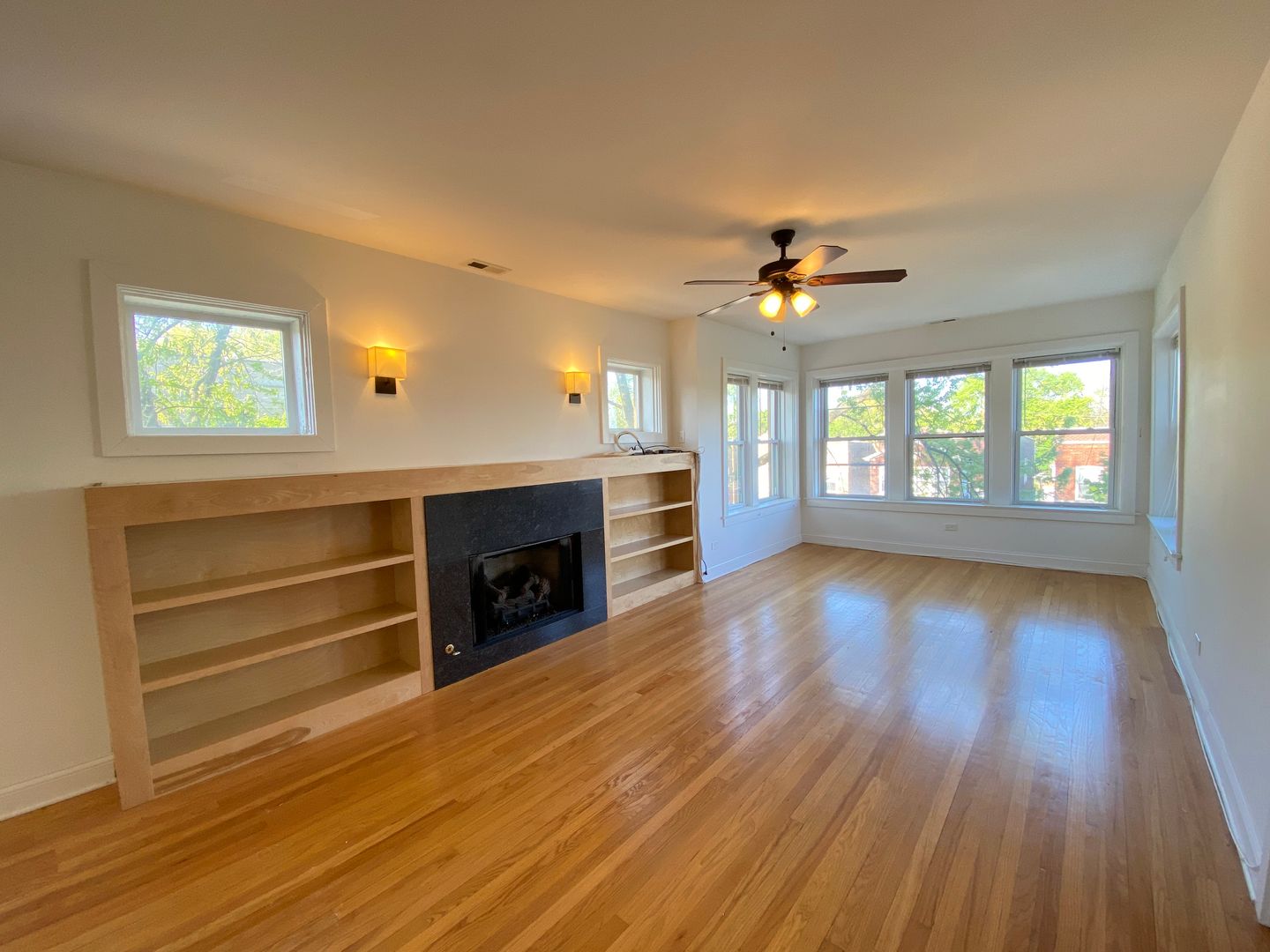 Chicago Apartment: 4435 W Gunnison Street