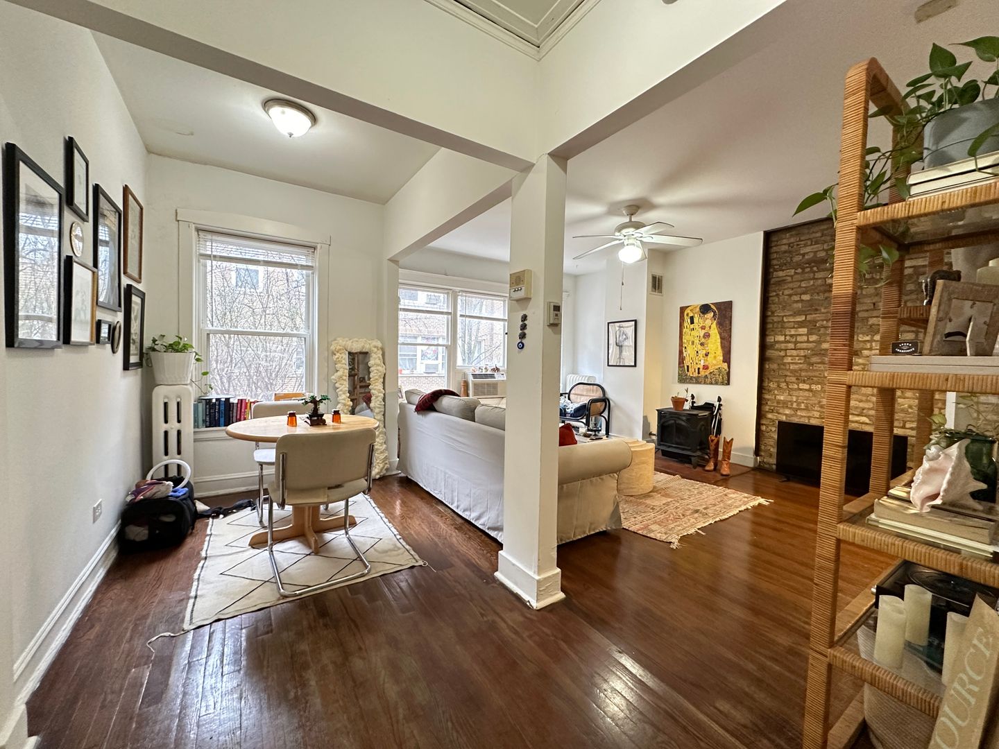 Chicago Apartment: 925 W Cornelia Ave