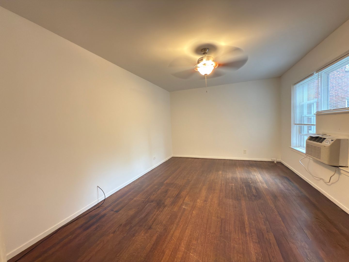 Chicago Apartment: 5527 N Kenmore Ave