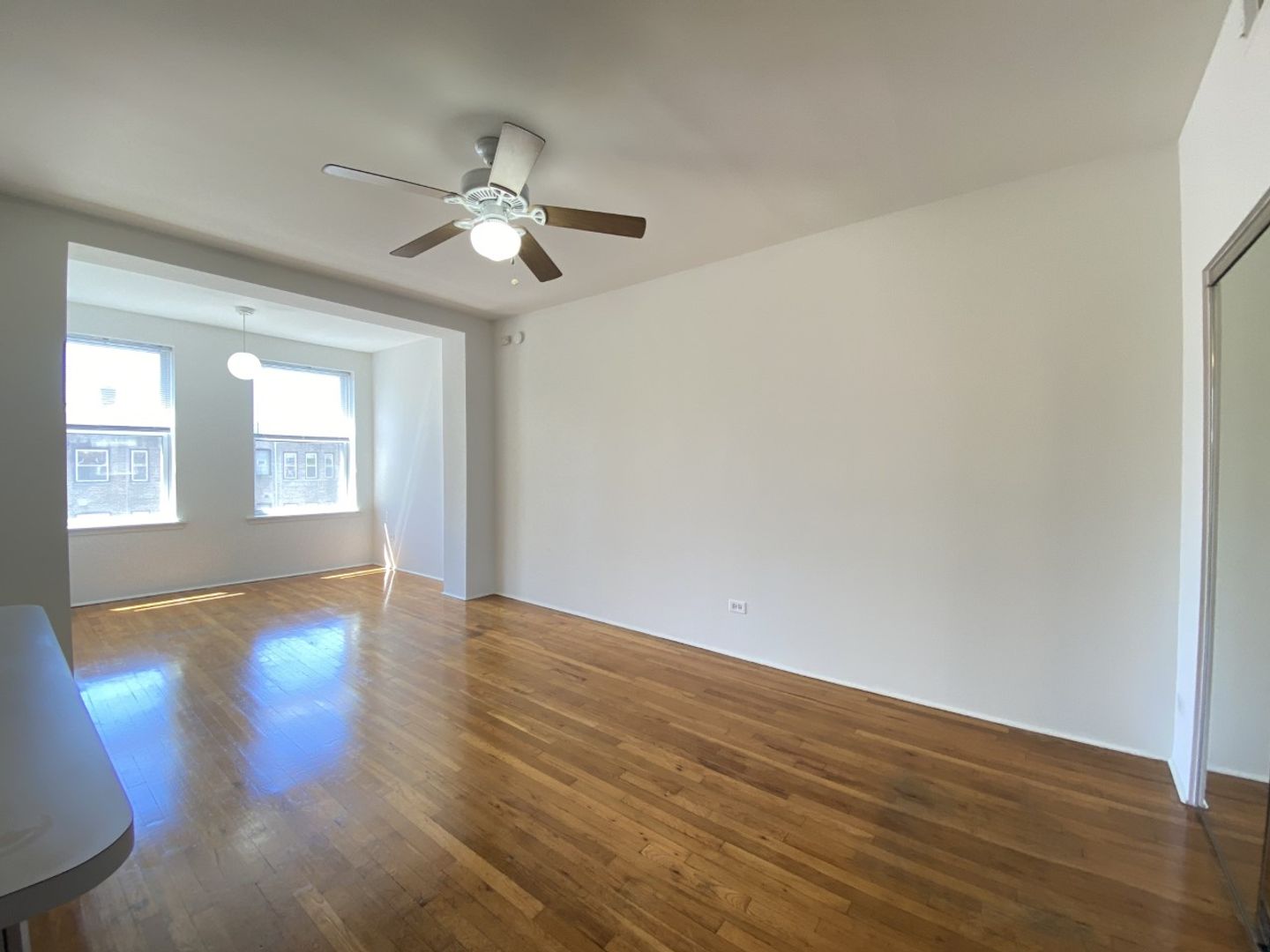 Chicago Apartment: 5528 N Kenmore Ave