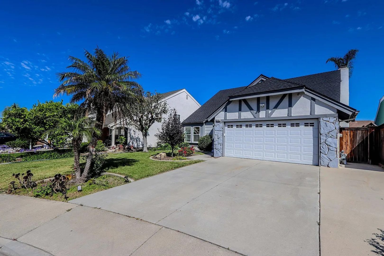 Laguna Hills House: 25051 Katie Avenue