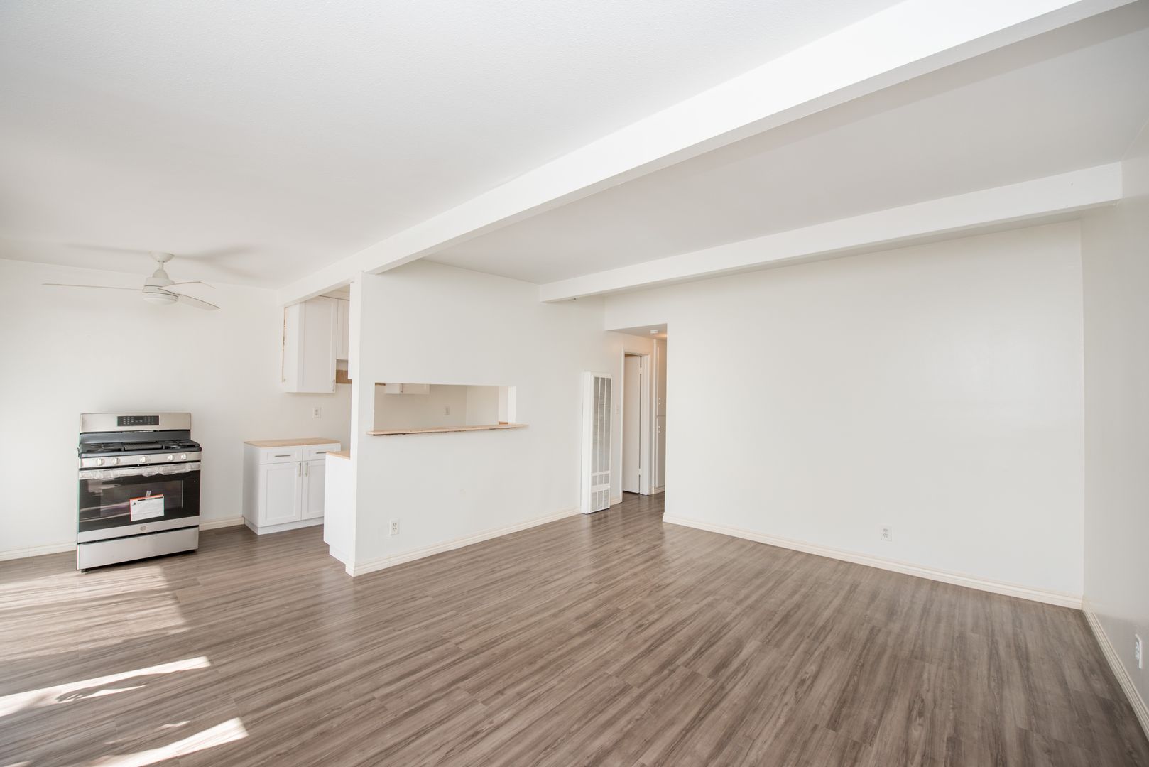 Huntington Beach Apartment: 409 Lincoln Avenue