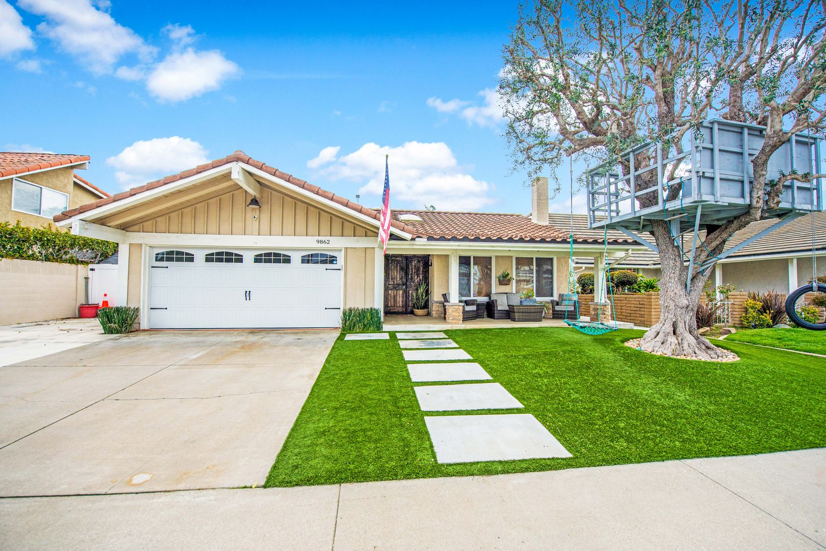 Huntington Beach House: 9862 Chance Circle