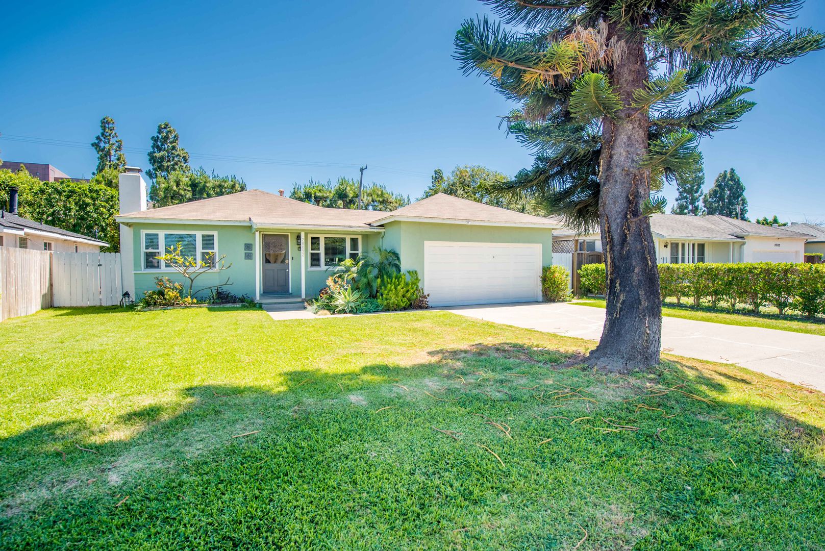 Newport Beach House: 20092 Bayview Avenue