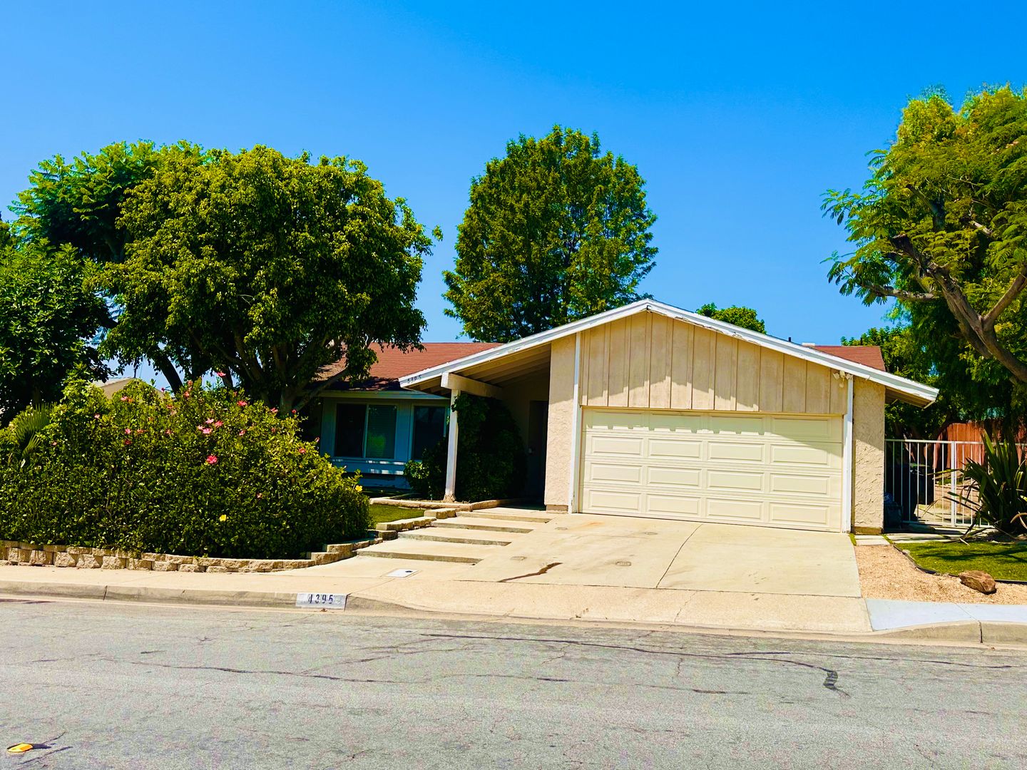 Yorba Linda House: 4395 Avenida de las Flores