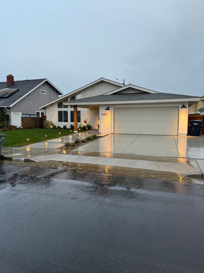 Huntington Beach House: 9891 Hot Springs Drive