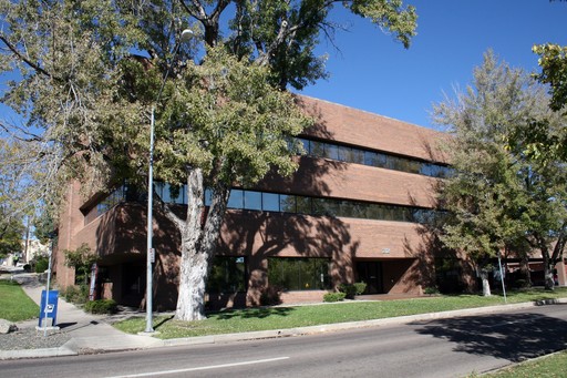 Corner suite with windows on south and east sides. – photo 1
