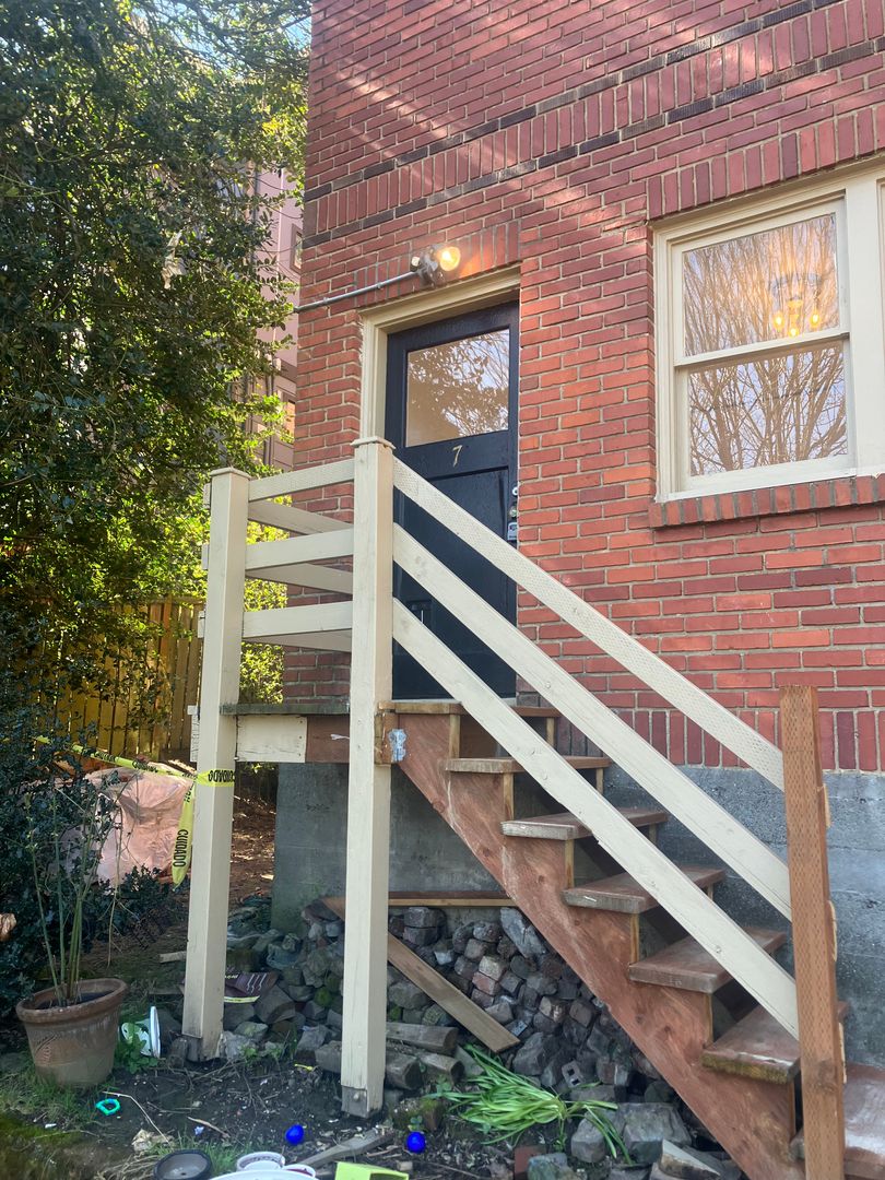 Seattle Apartment: 116 30th Avenue Berkley