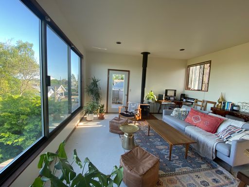 TOP FLOOR UNIT w/ PANORAMIC VIEWS OF THE LAKE WASHINGTON & THE CASCADE MOUNTAINS!!! – photo 1