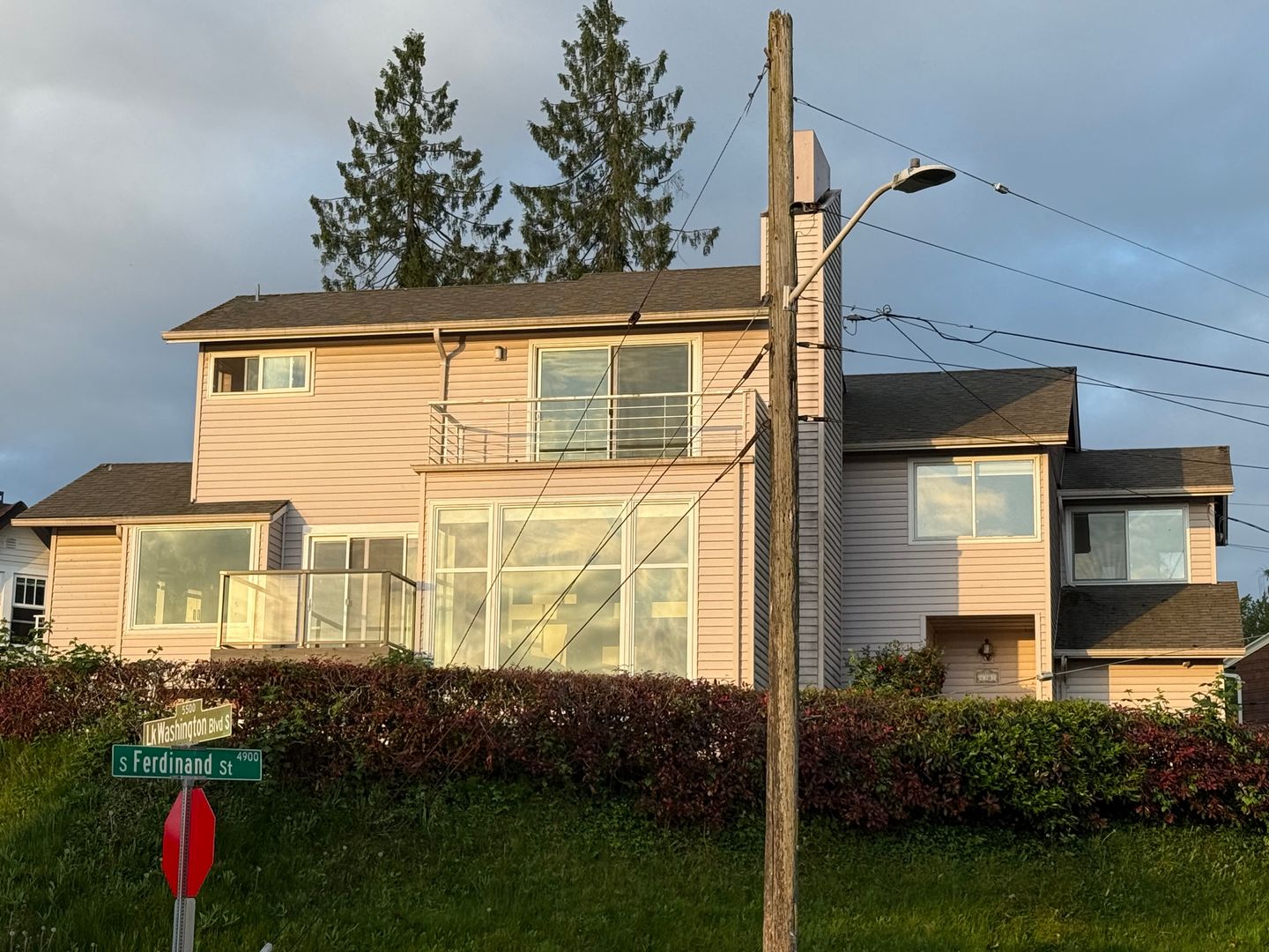 Seattle House: 4901 Lake Wa Blvd S