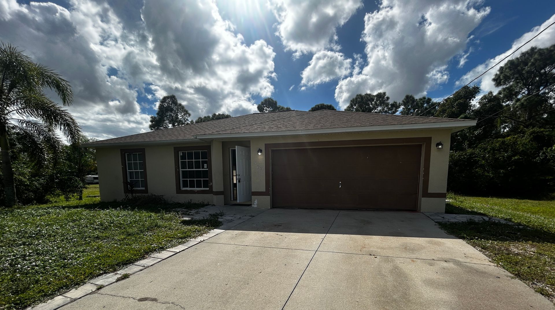 Lehigh Acres House: 402 Bamfield Place