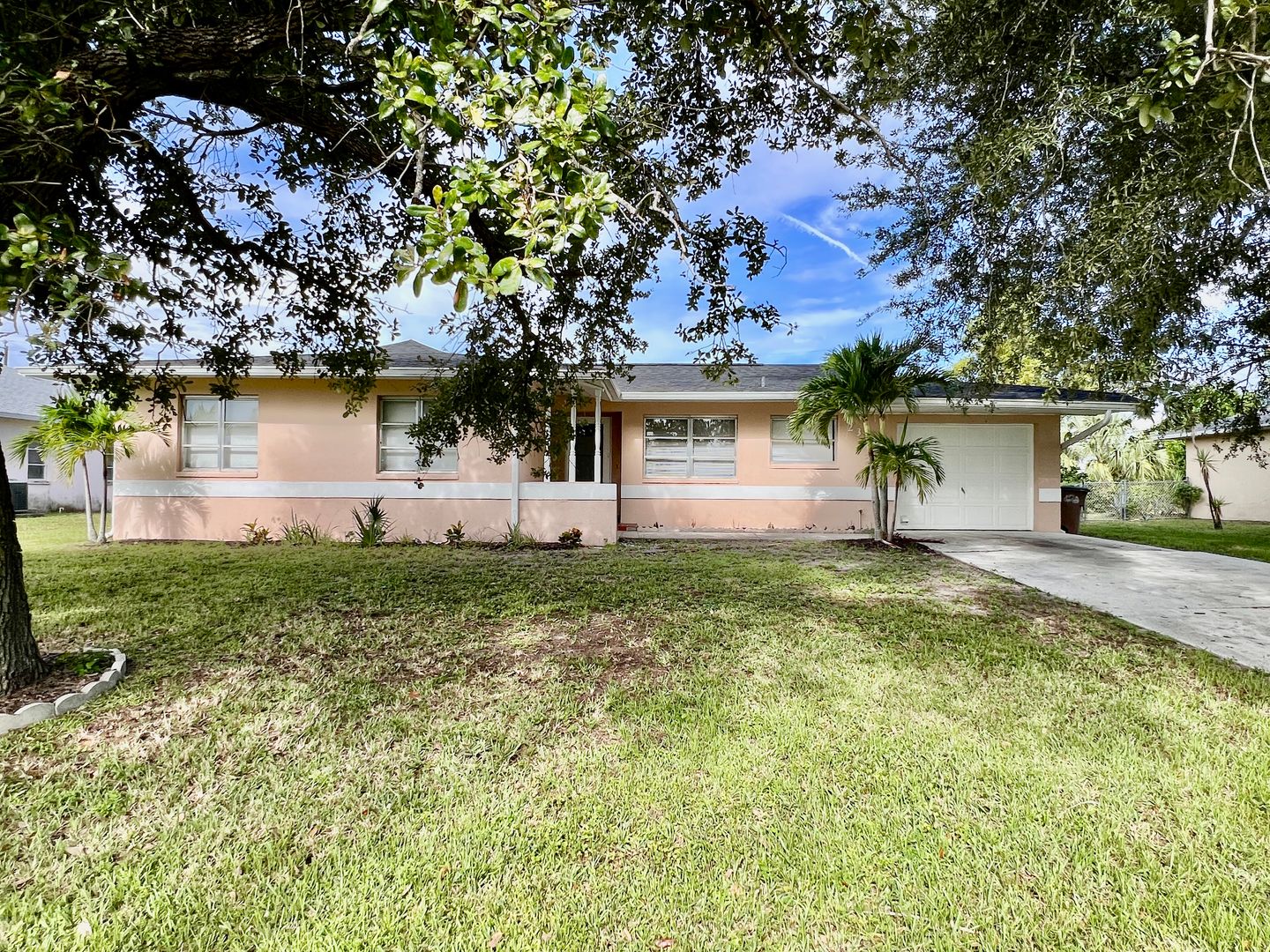 Cape Coral House: 2326 SE 8th Avenue