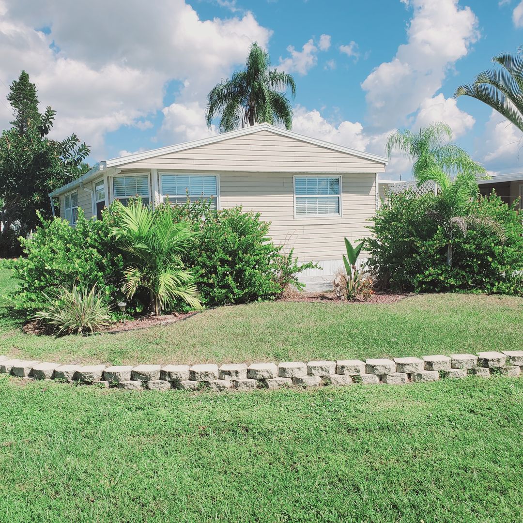 Bonita Springs House: 26222 Earl Road