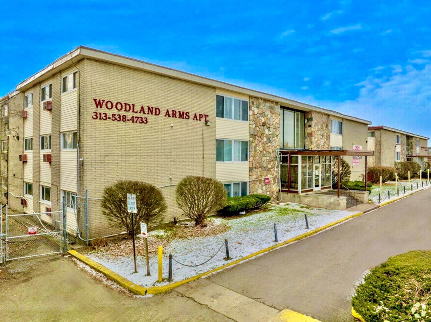 Detroit Apartment: 22045 M-102