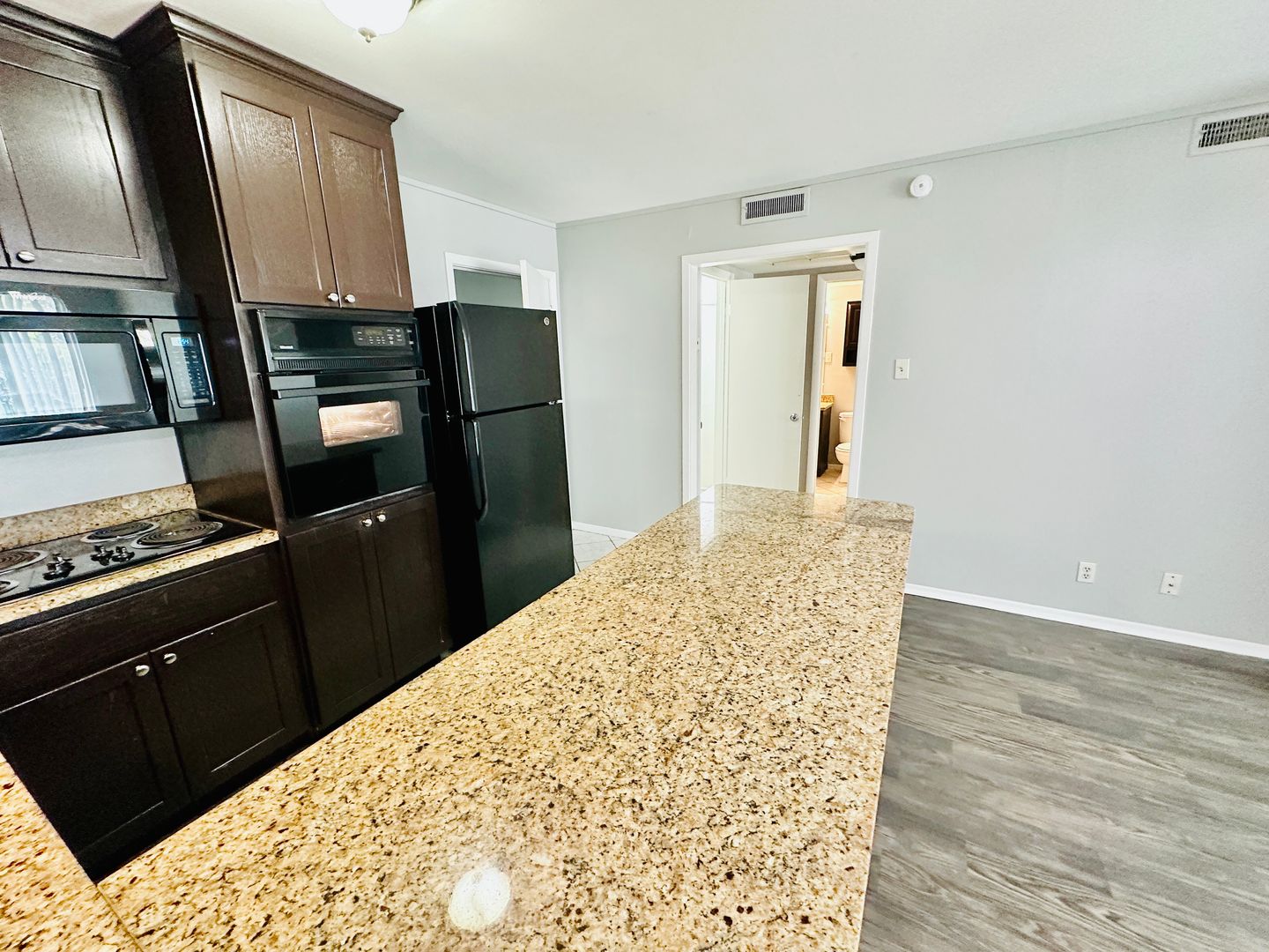 Regency North Apartments 7 of 12