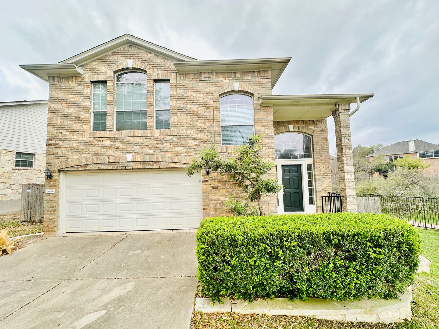 Austin House: 16216 Castletroy Dr