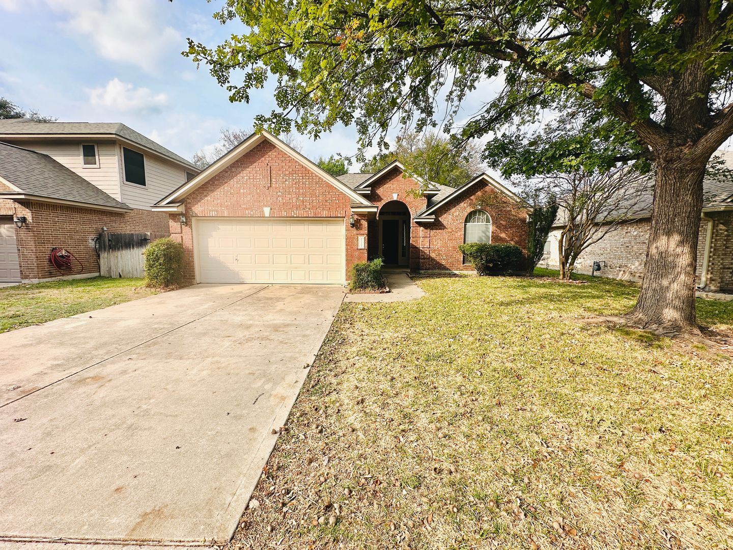 Cedar Park House: 1101 Hunters Creek Drive