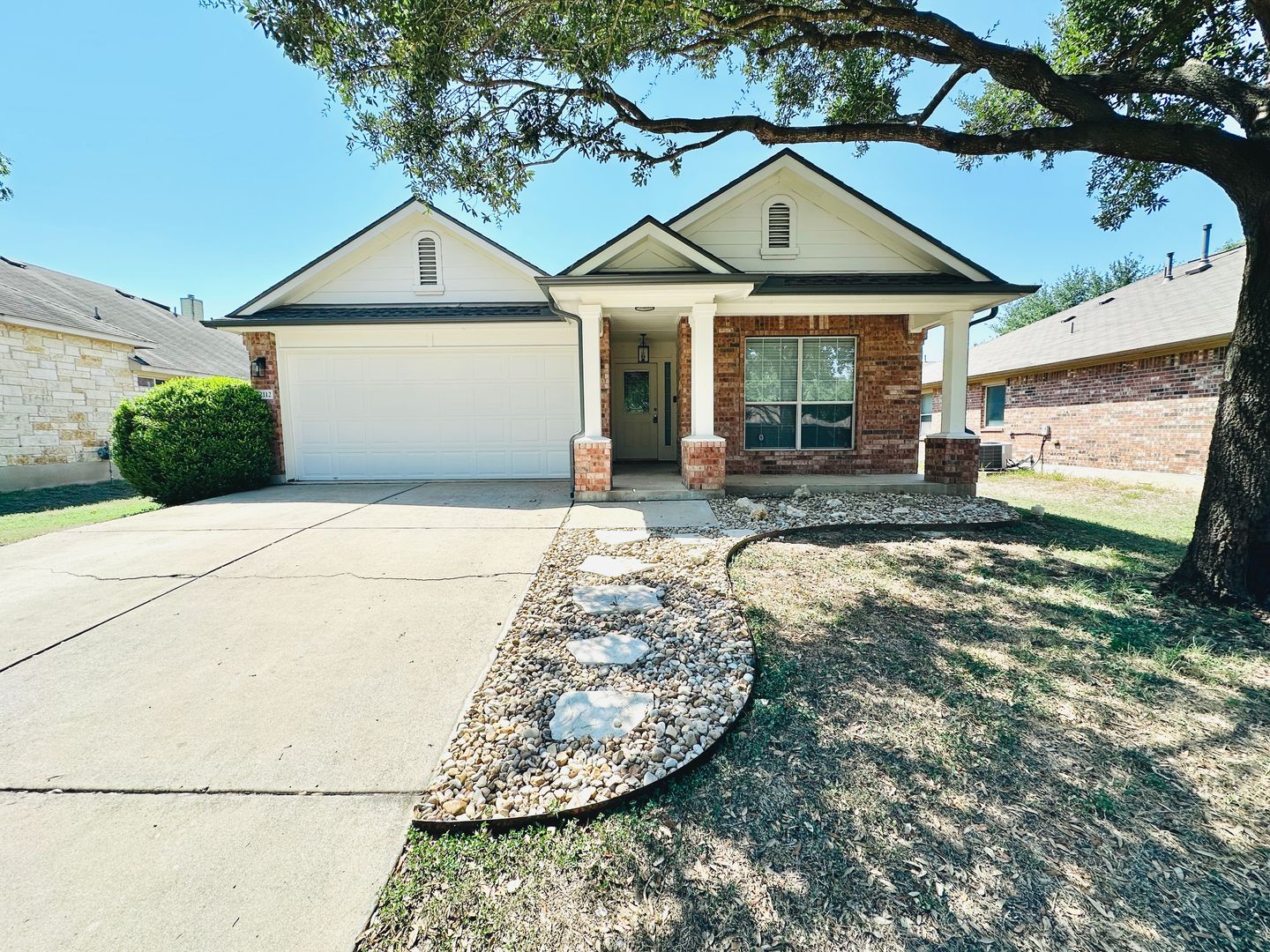 Austin House: 12112 Rancho Alto Rd