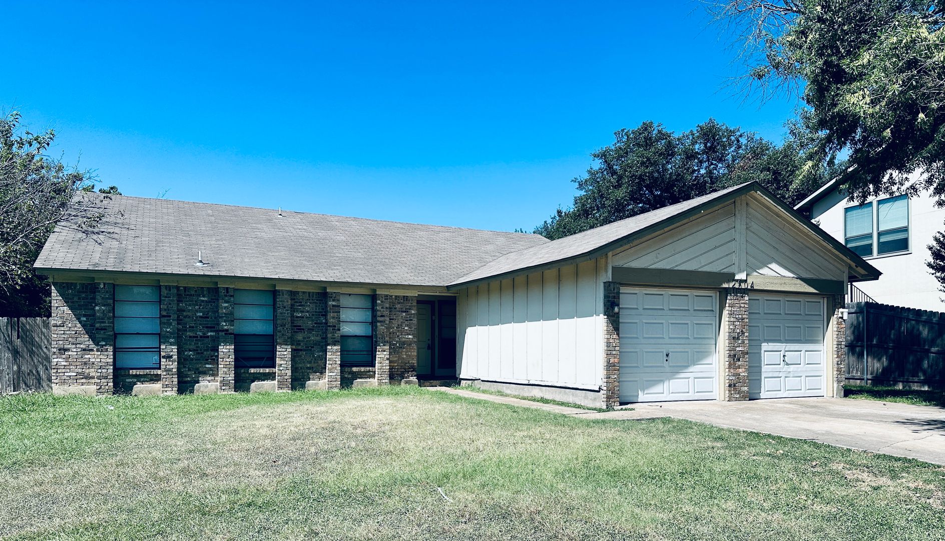 Austin Multiplex: 12504 Tree Line Dr