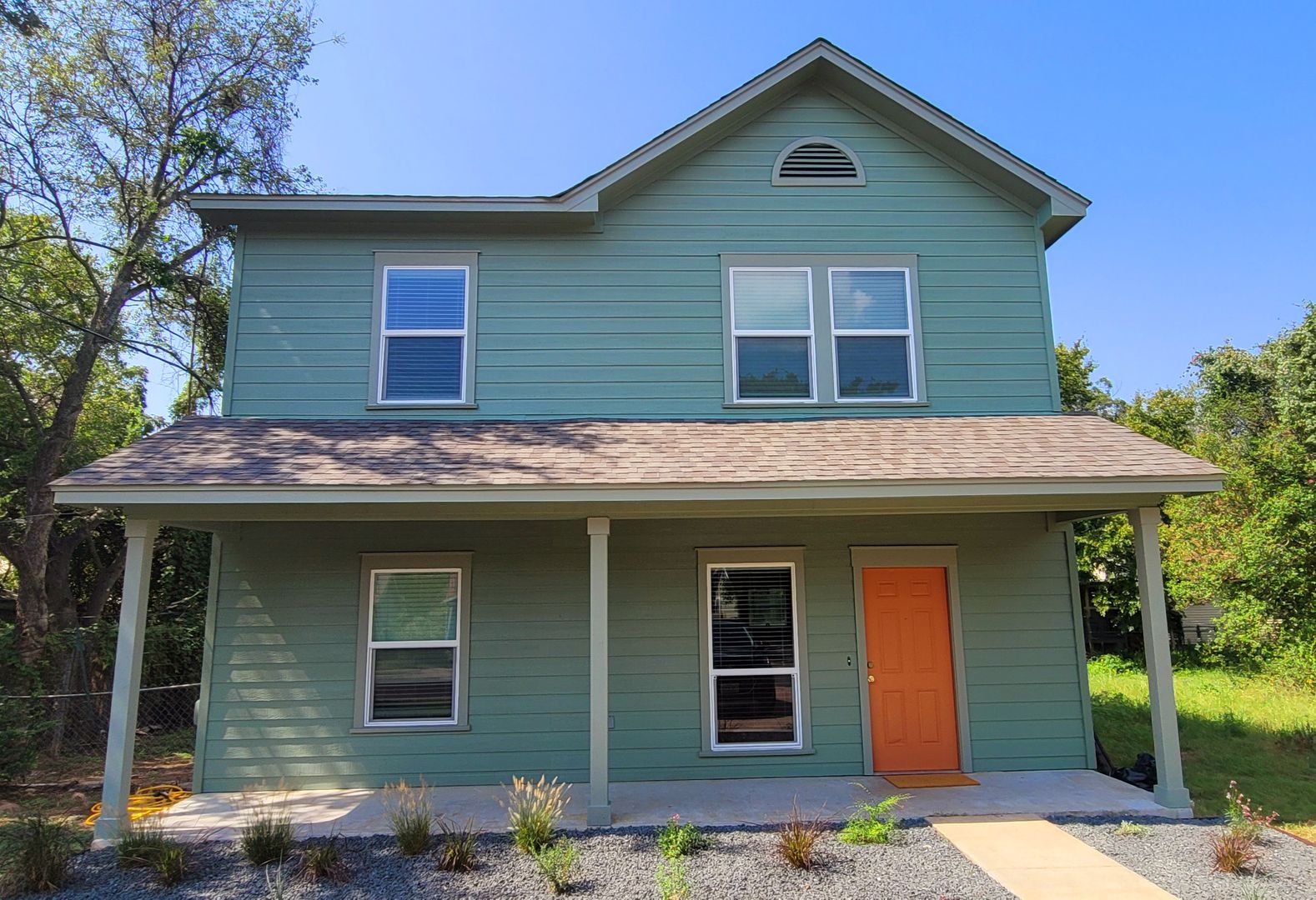 Austin House: 6301 Crumley Ln