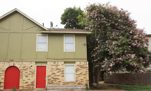 *1 MONTH FREE SPECIAL Amazing 2 Bed 1.5 bath 2 story apartment in South Austin>>> – photo 1