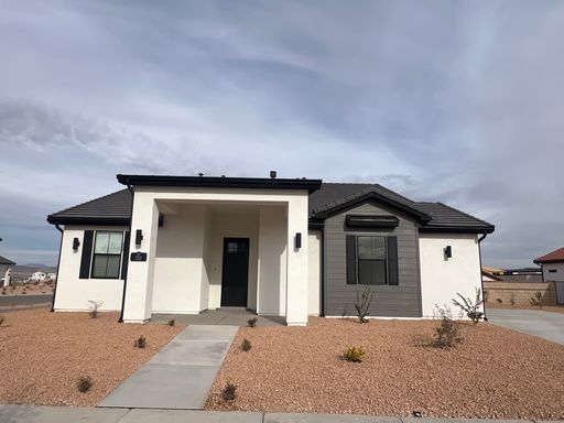 Jaw dropping Desert Color home! – photo 1