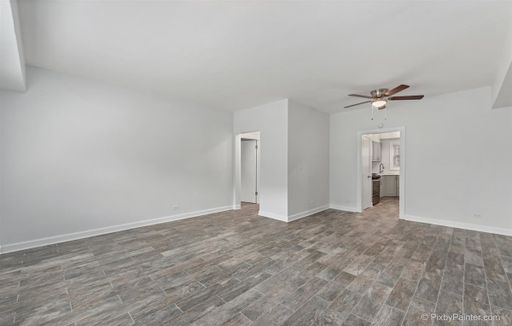 Recently updated spacious two bedroom apartment in Rogers Park – photo 1