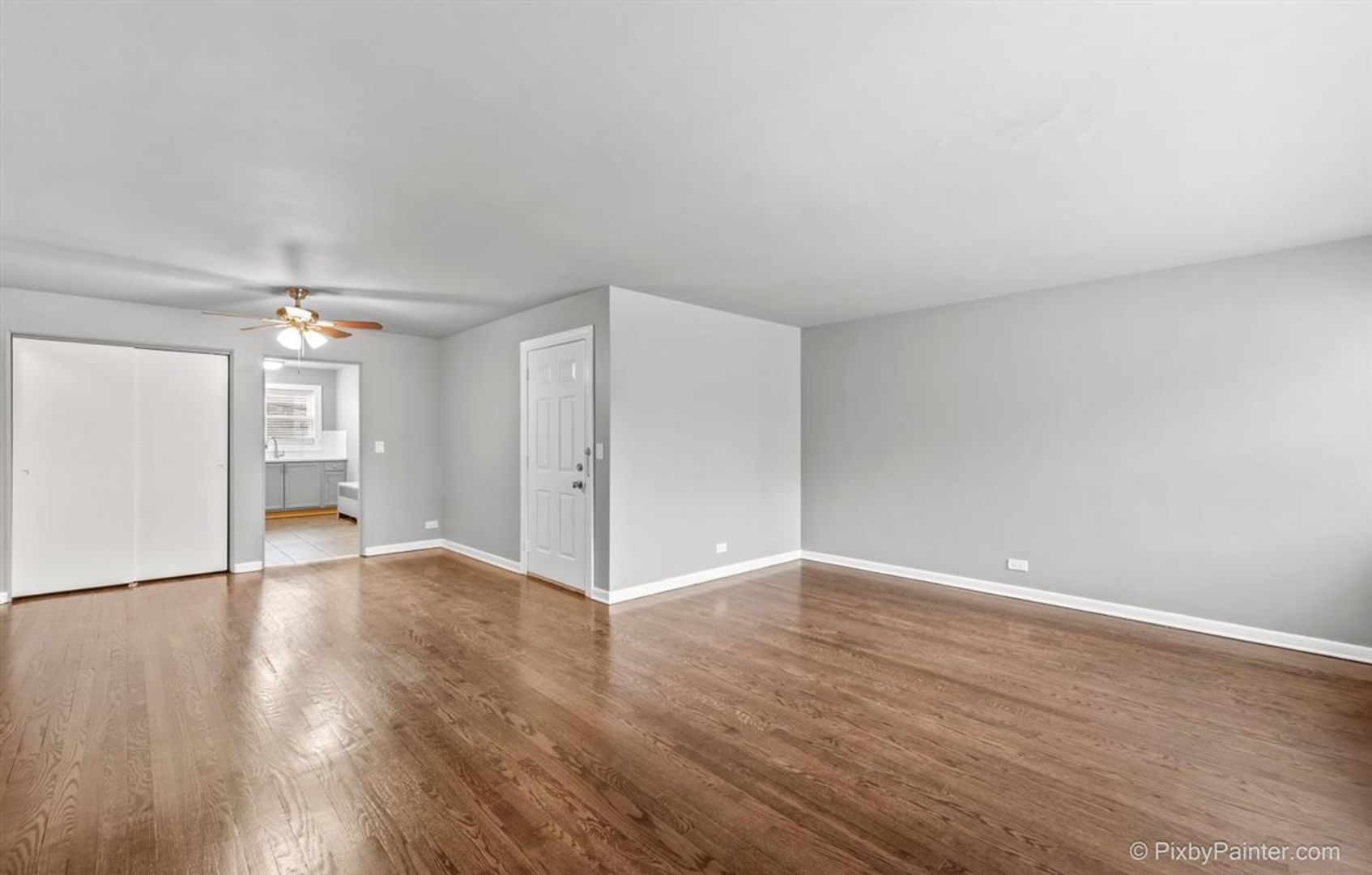 Chicago Apartment: 7429 North Winchester Avenue