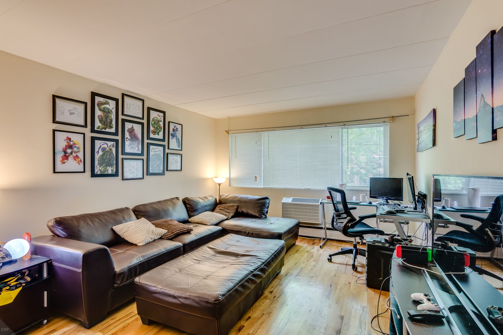 Chicago Apartment: 2645 West Carmen Avenue
