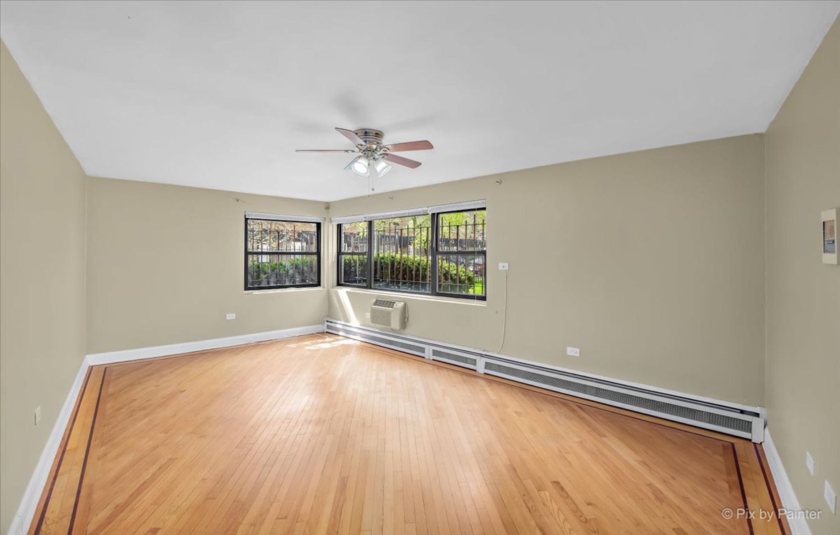 Chicago Apartment: 7608 North Rogers Avenue