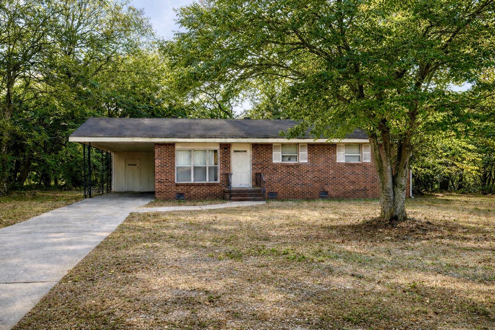 Conyers House: 1128 Mountain View RD