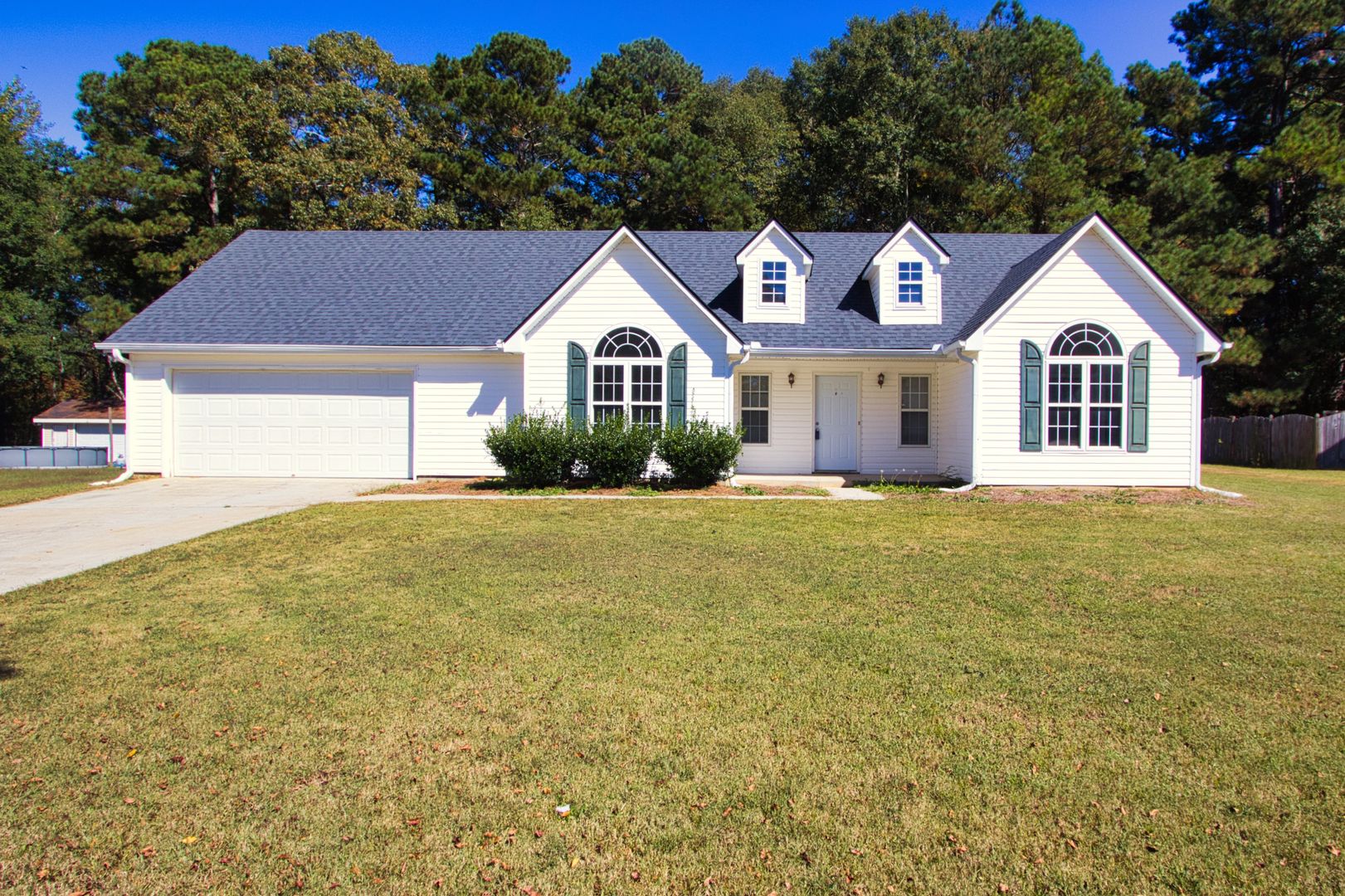 Loganville House: 350 Windermere Dr