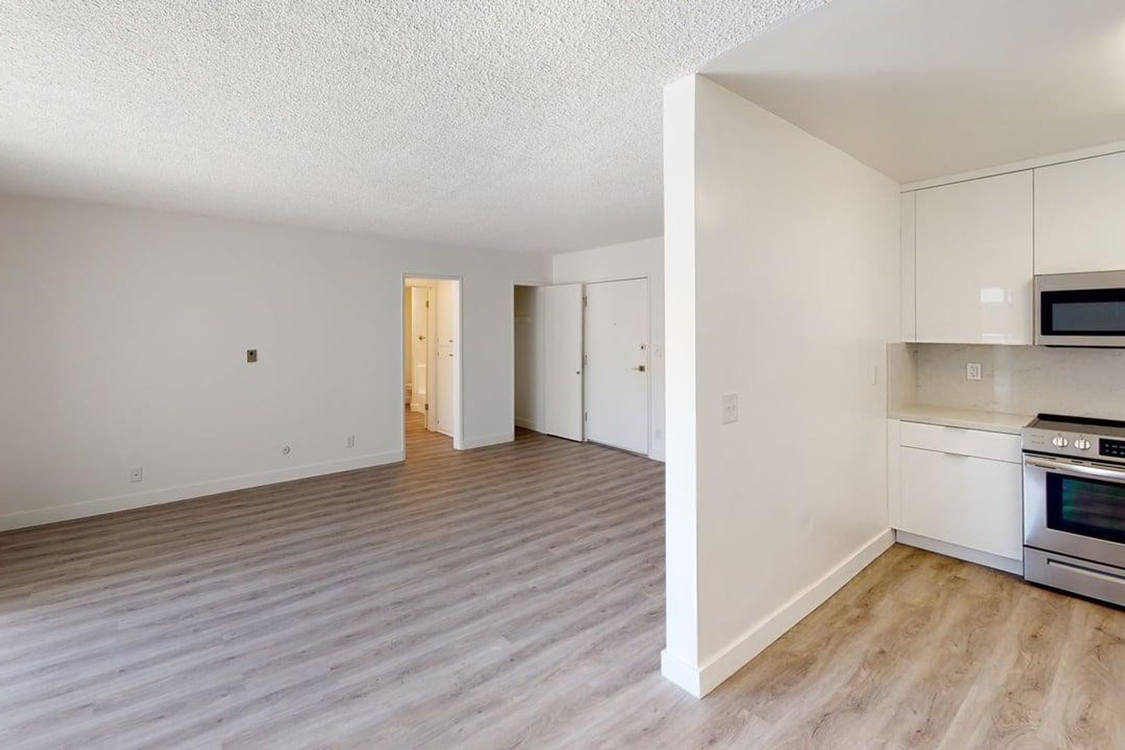 Los Angeles Apartment: 425 S. Willaman Drive