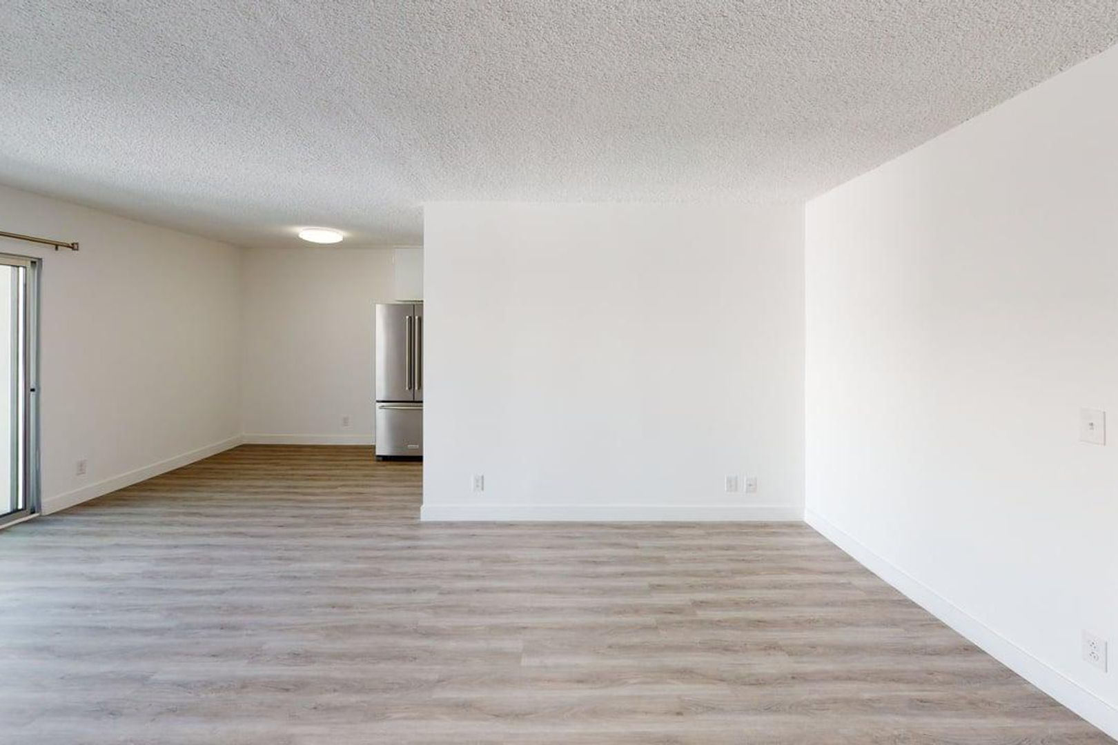 Los Angeles Apartment: 425 S. Willaman Drive
