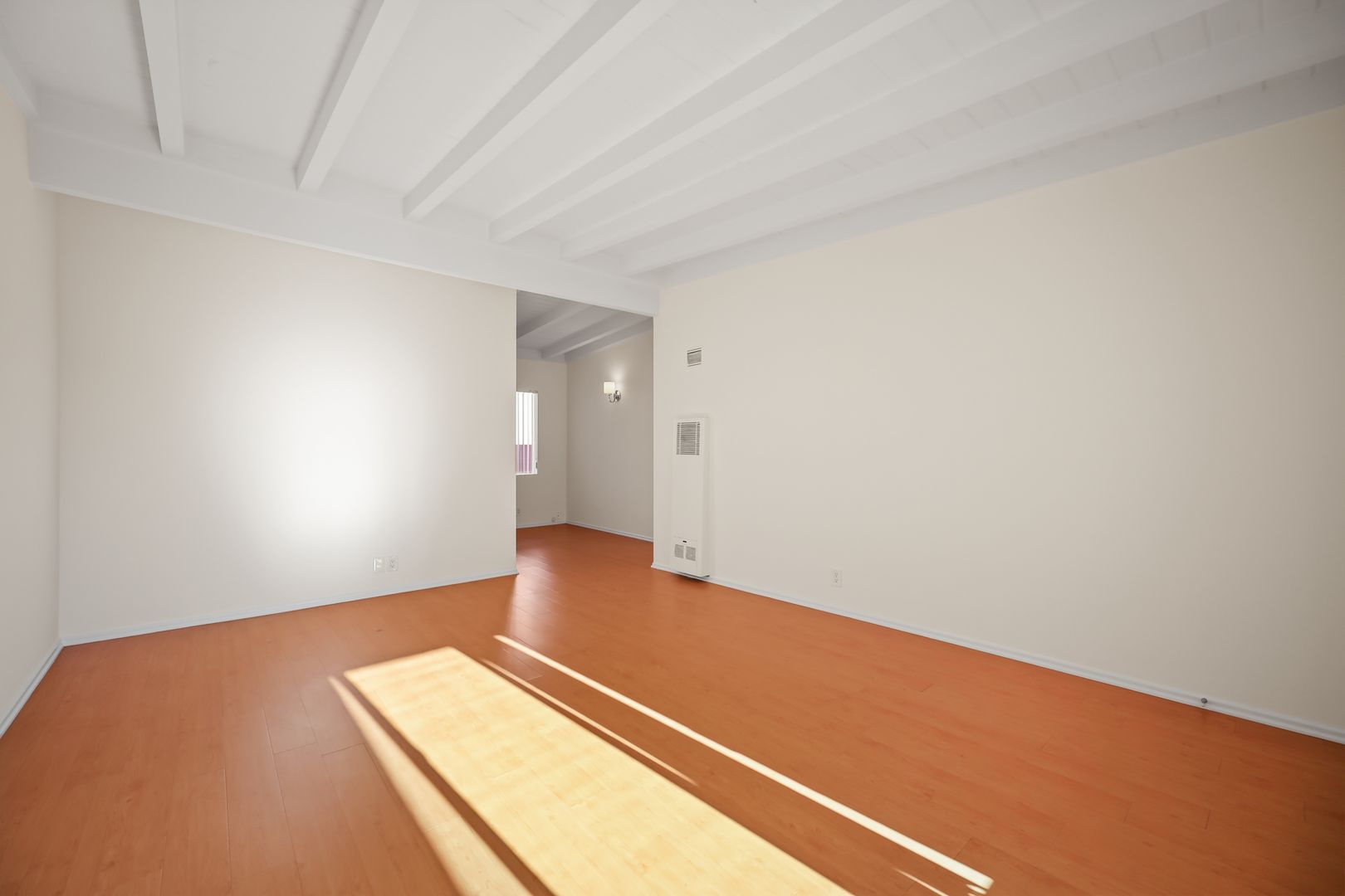 Santa Monica Apartment: 608 San Vicente Blvd.