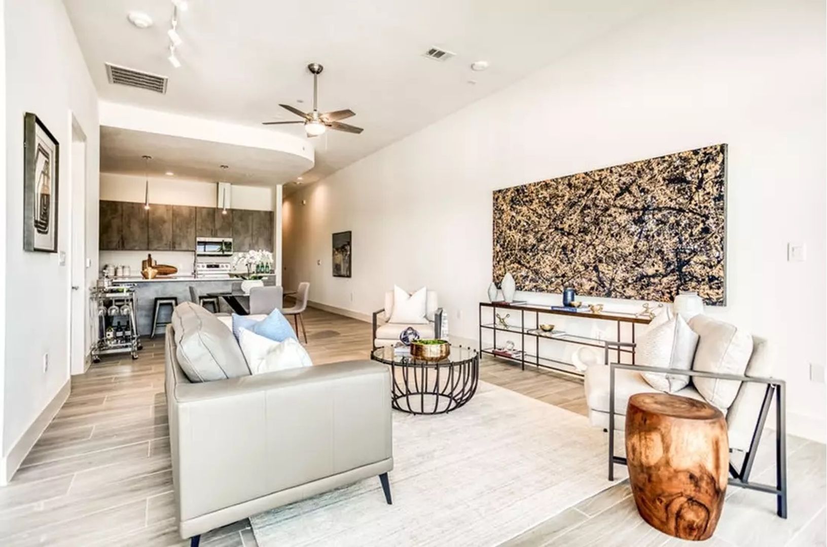 Dallas Apartment: 1100 Peters Street # 403