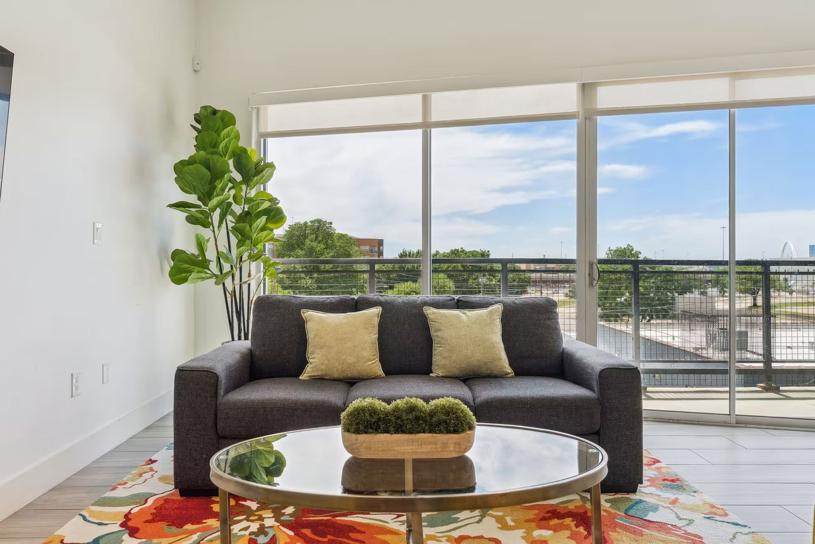 Dallas Apartment: 1100 Peters Street # 514