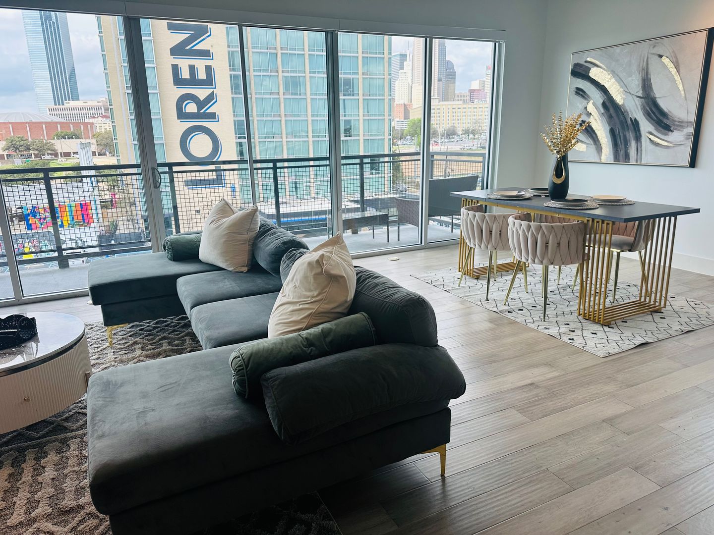 Dallas Apartment: 1100 Peters Street # 510