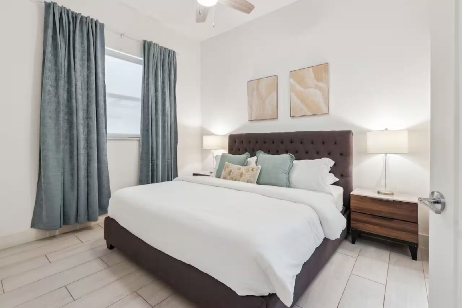 Dallas Apartment: 1100 Peters Street # 404