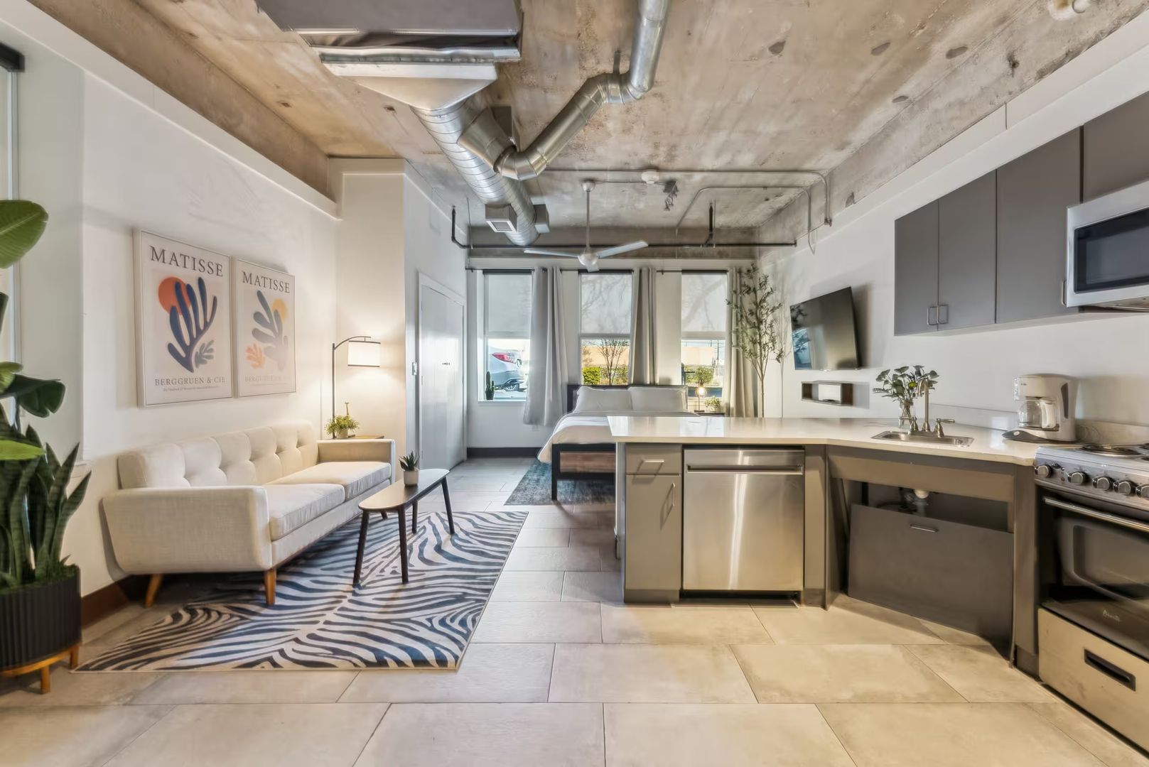 Dallas Apartment: 1403 Corinth Street # 309