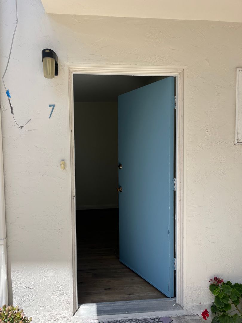 San Diego Apartment: 5057 Narragansett Avenue