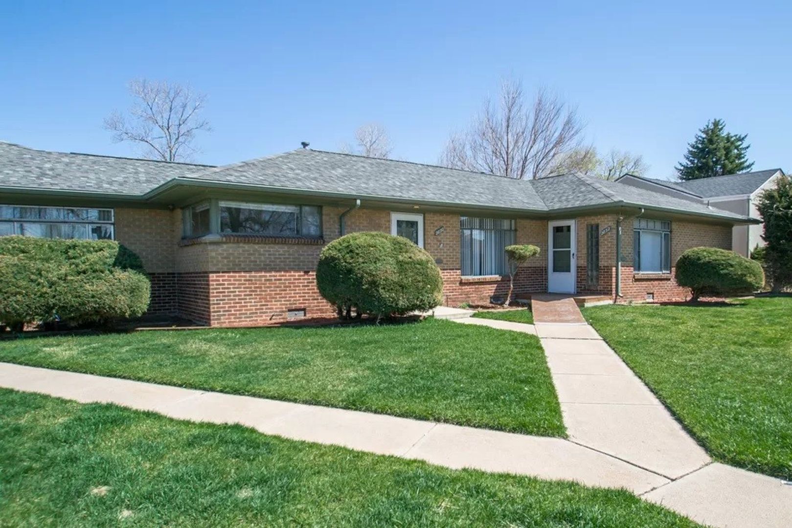 Englewood Apartment: 2810 S. Delaware St.