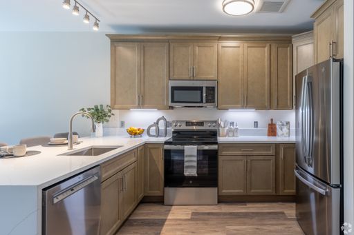 Beautiful 1 Bed / 1 Bath in Luxury Building