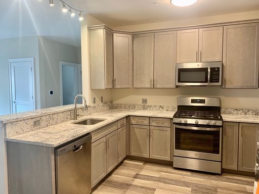 Luxury 2BR/2BA Apartment | In-Unit Laundry • Balcony • Fitness Center