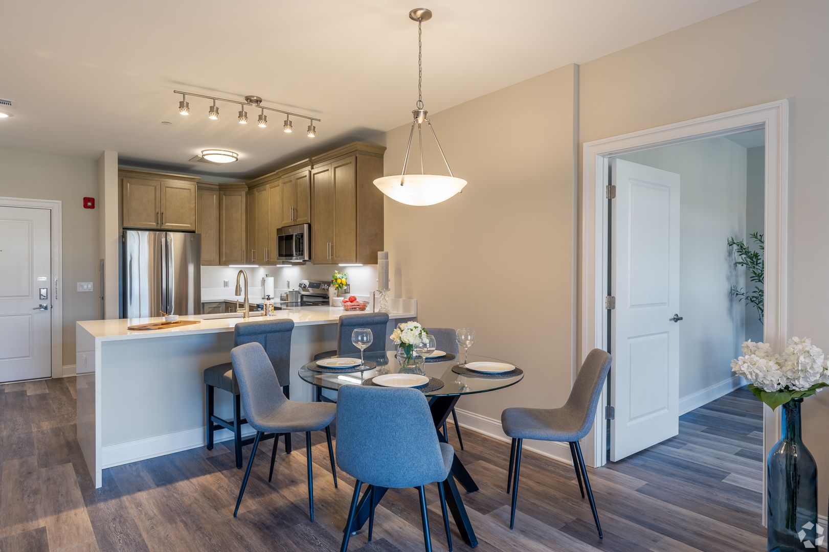 Vernon Apartment: 7 Theta Drive