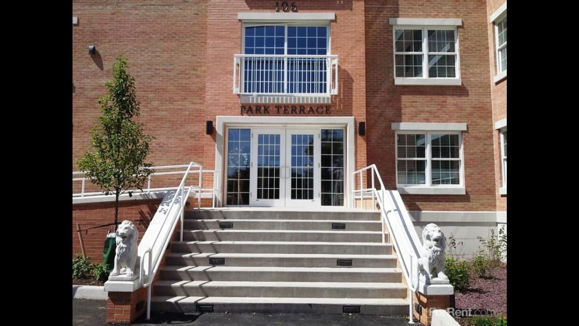Rochelle Park Apartment: 106 Terrace Avenue