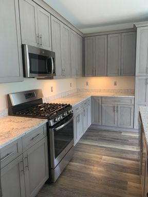 Beautiful 2 Bed / 2 Bath End Unit in Luxury Waterfront Community – photo 1