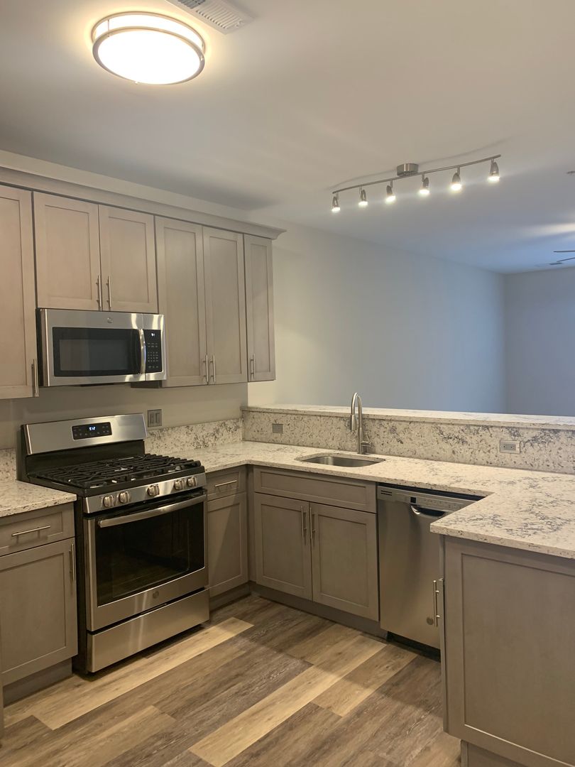 Poughkeepsie Apartment: 24 Dutchess Landing Rd
